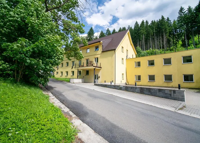 Apartmany New Forest Retreat - U Lesa, S Parkovanim