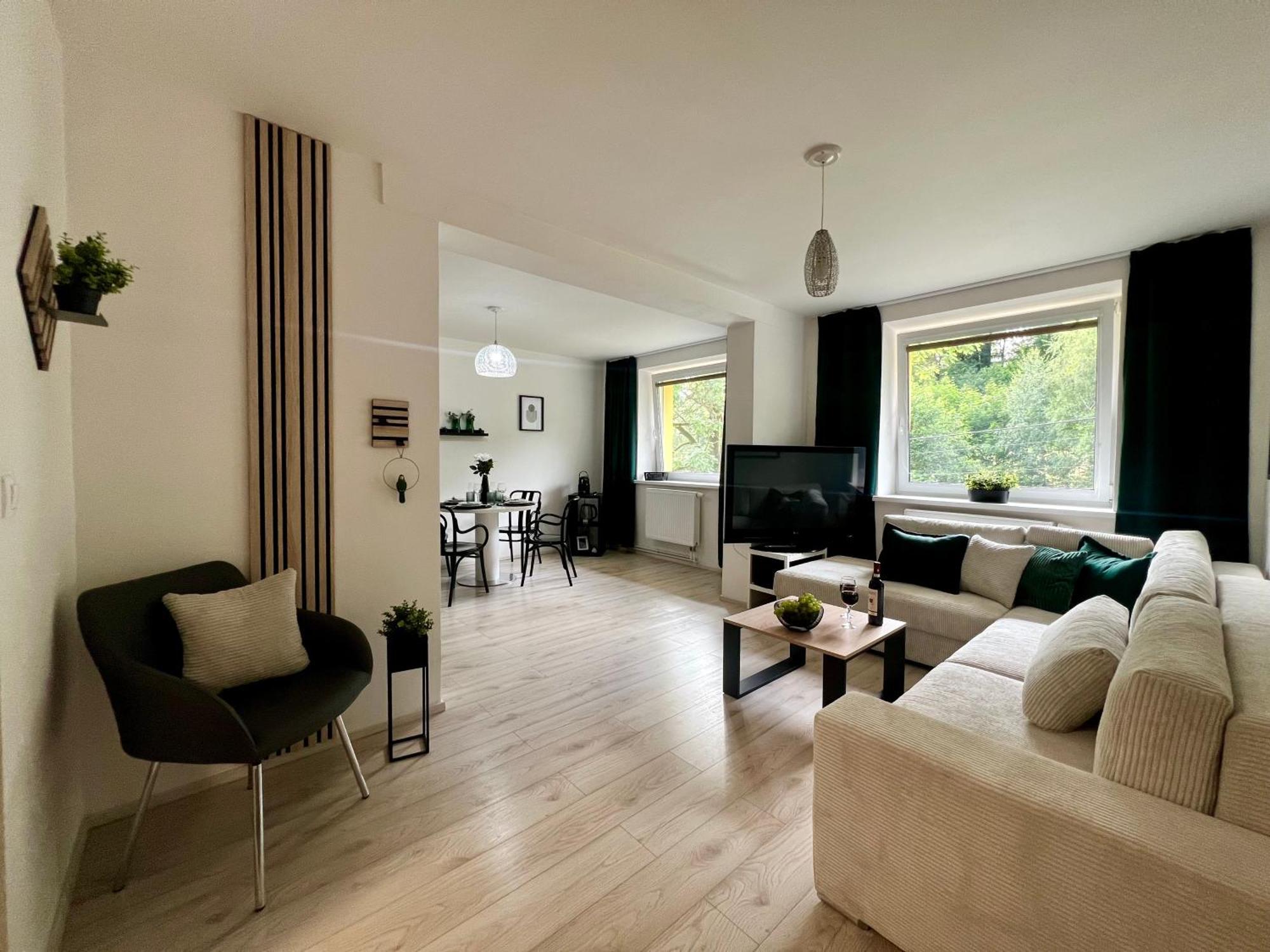 New Forest Retreat - U Lesa, S Parkovanim, 300mbit Internet Apartment