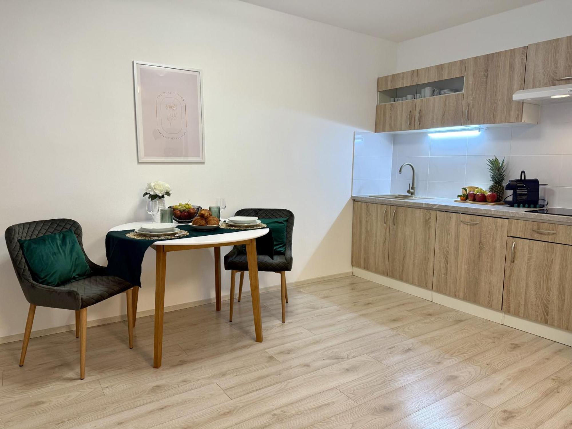 New Forest Retreat - U Lesa, S Parkovanim, 300mbit Internet Apartment *
