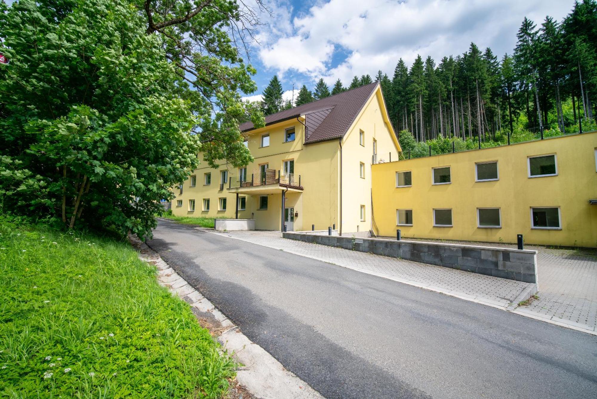 New Forest Retreat - U Lesa, S Parkovanim Apartment